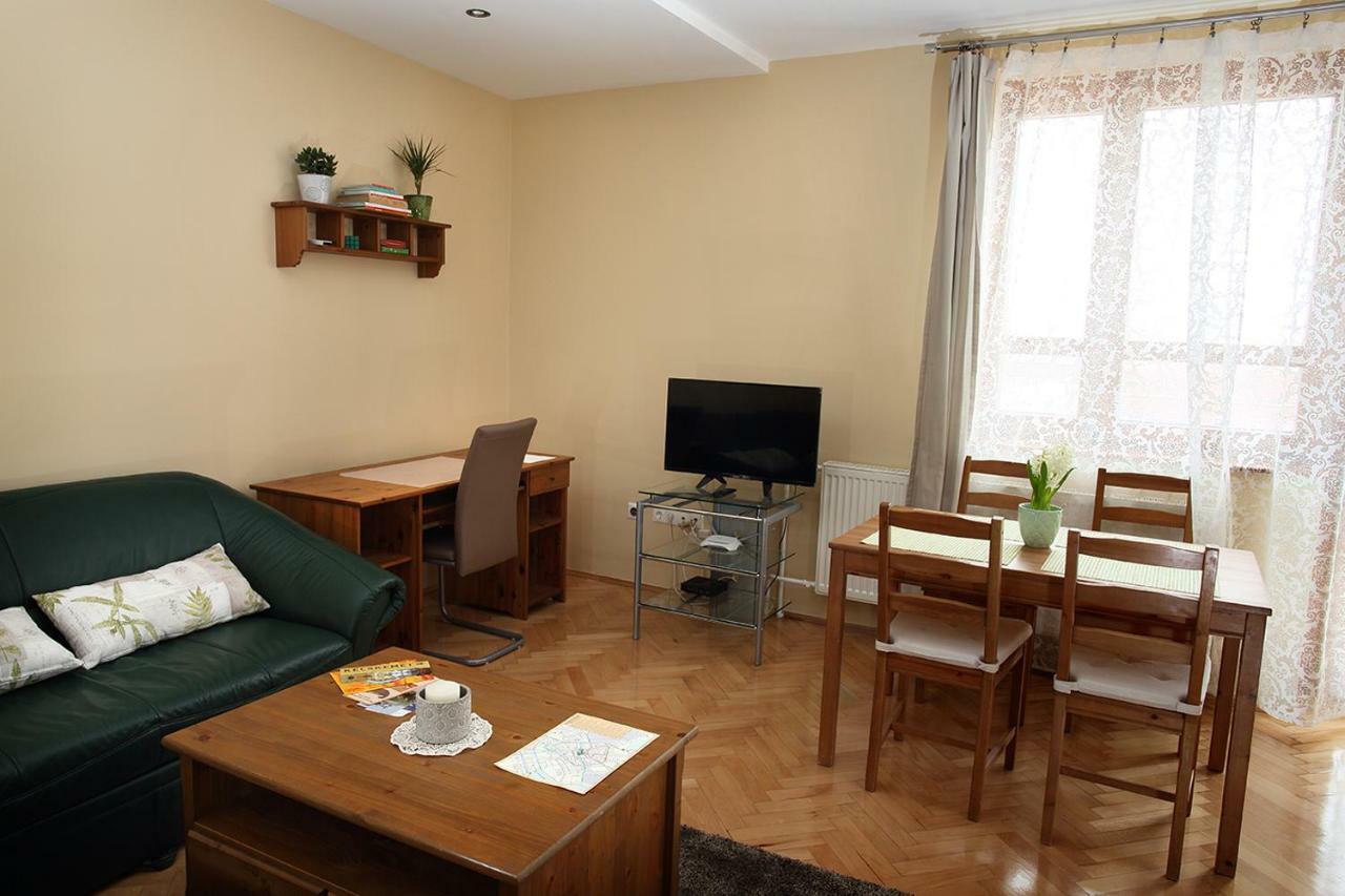 Ecomfort Apartment Kecskemét Esterno foto